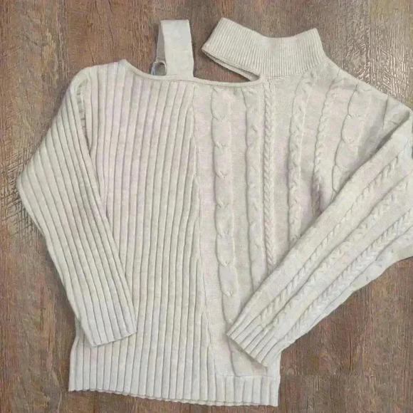 Andree by Unit women's beige sweater size small - Picture 4 of 4